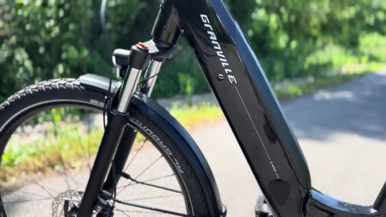 Découvrez le GRANVILLE E-Trail couleur Black Gloss