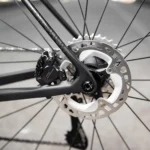 RR 9.6 - Route Polyvalent SUPERIOR Carbone - 105 Di2 / DT Erc1600 Carbone / Combo – Image 11